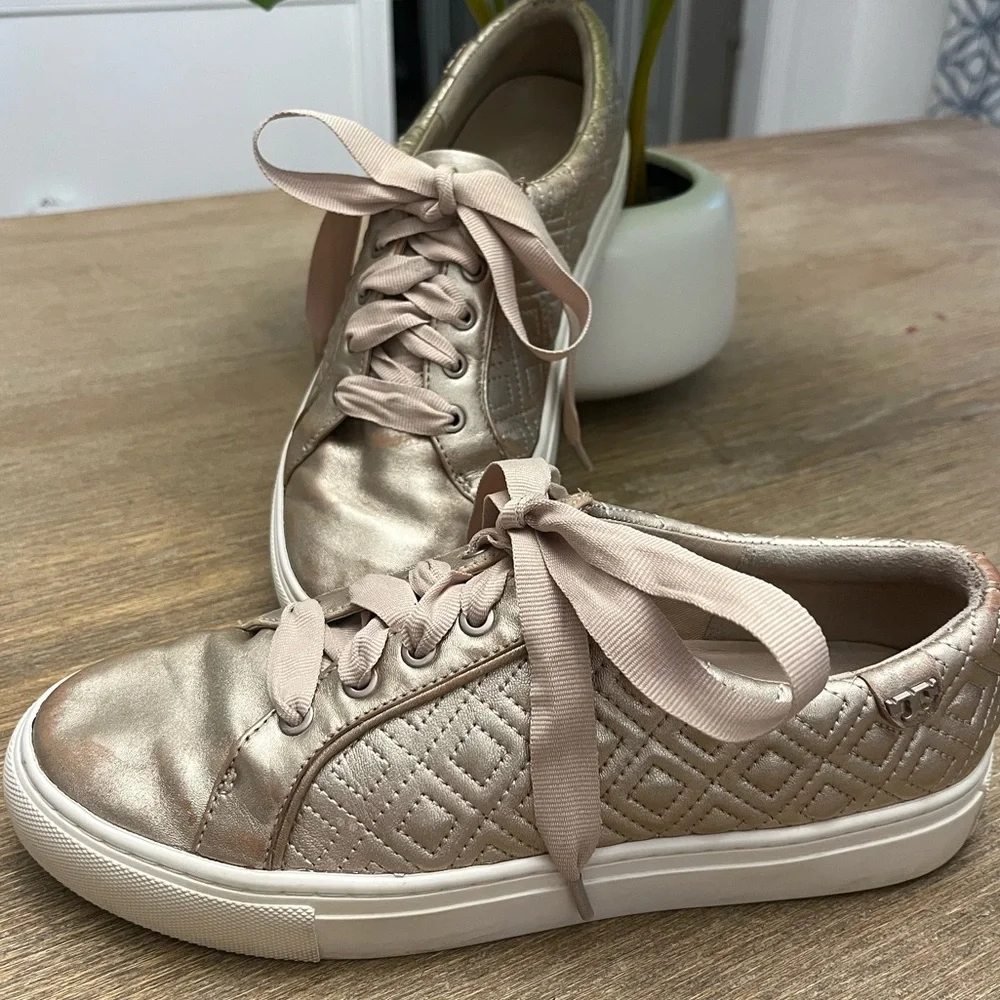 Chic Metallic Tory Burch Sneakers –Statement Kicks, Size 7.5 - Picture 2 of 7